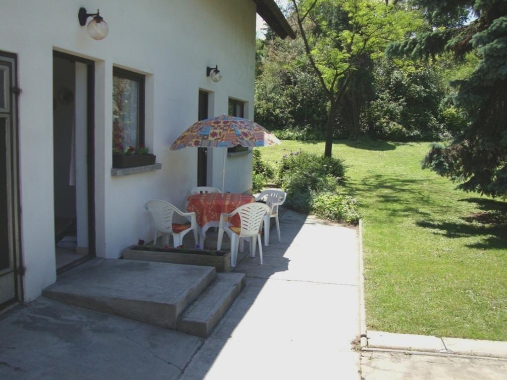 Gyoengyvirag Vendeghaz Balatonboglár Exterior photo