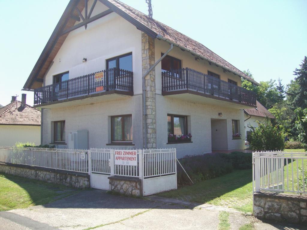 Gyoengyvirag Vendeghaz Balatonboglár Exterior photo