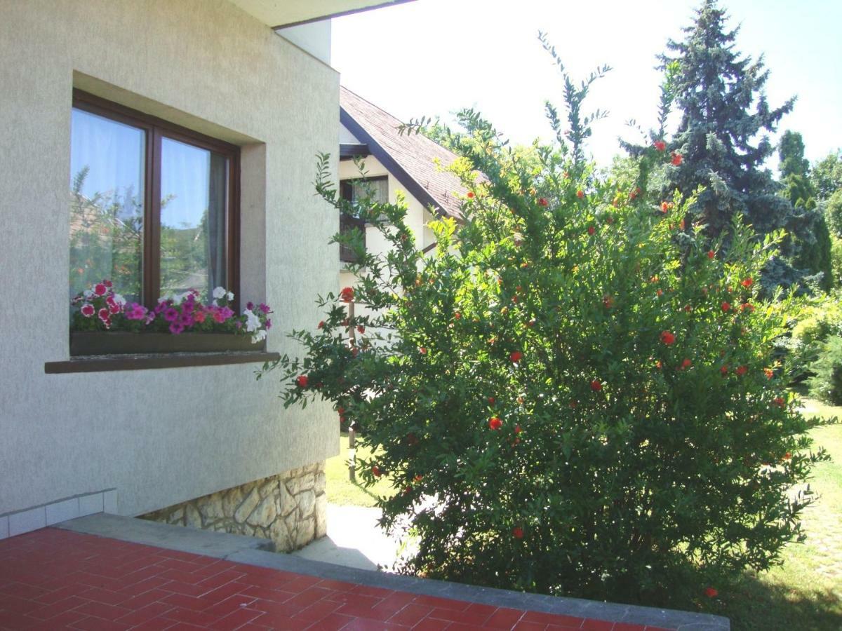 Gyoengyvirag Vendeghaz Balatonboglár Exterior photo